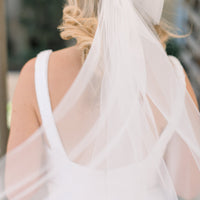 Bennett Mesh Bow Veil with Pearl Accent