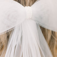 Bennett Mesh Bow Veil with Pearl Accent