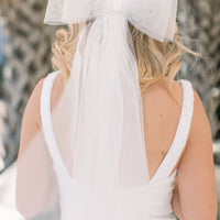 Bennett Mesh Bow Veil with Pearl Accent