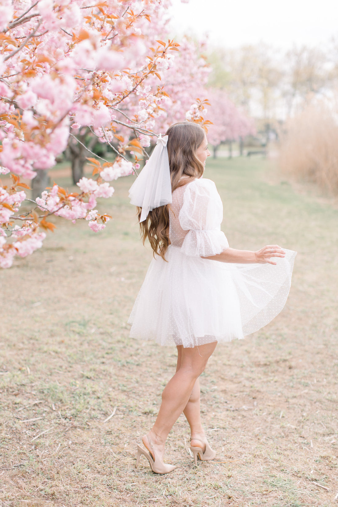 Ava Short White Veil with Bow Ribbon