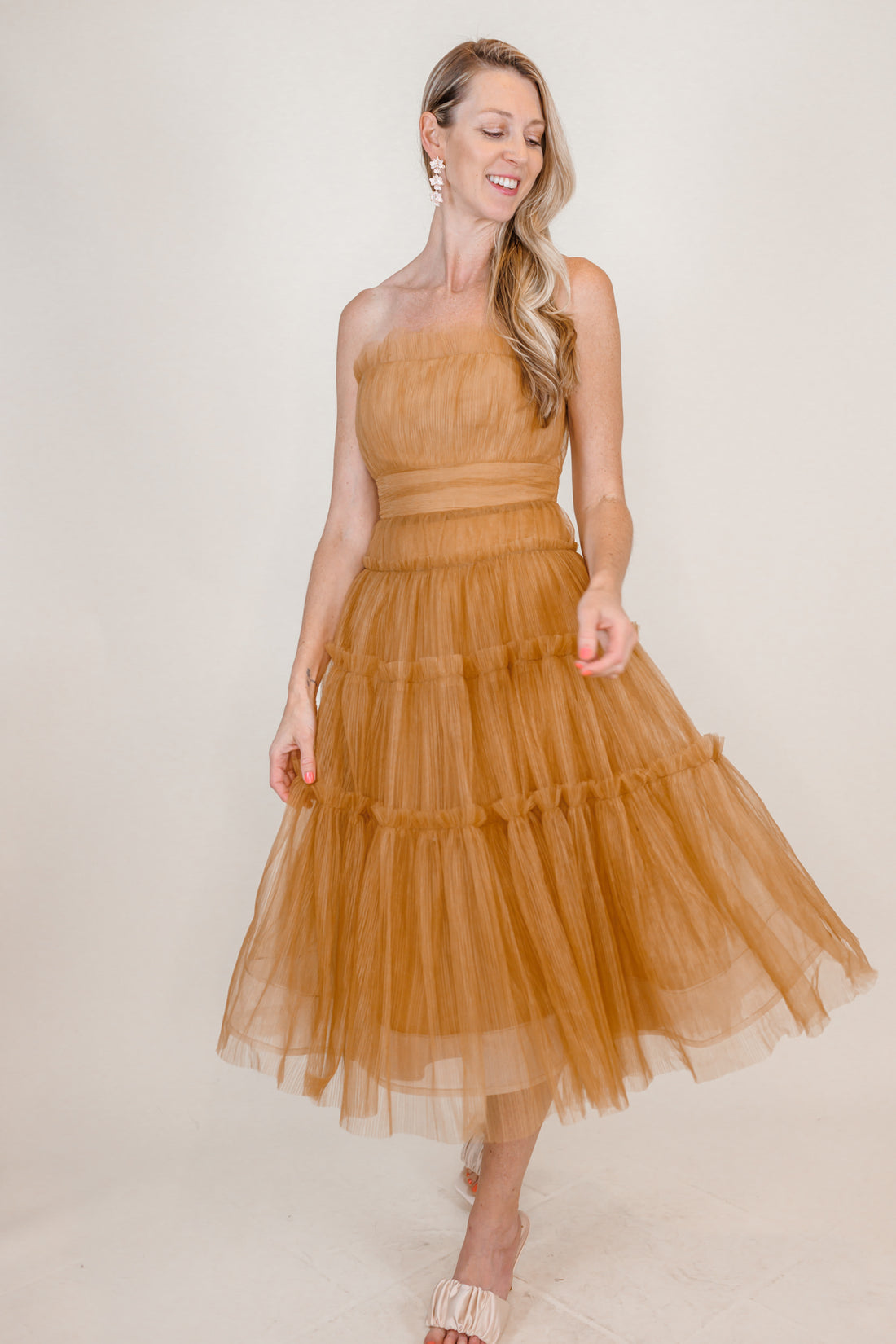 Chic Bronze Strapless Tulle Midi Dress