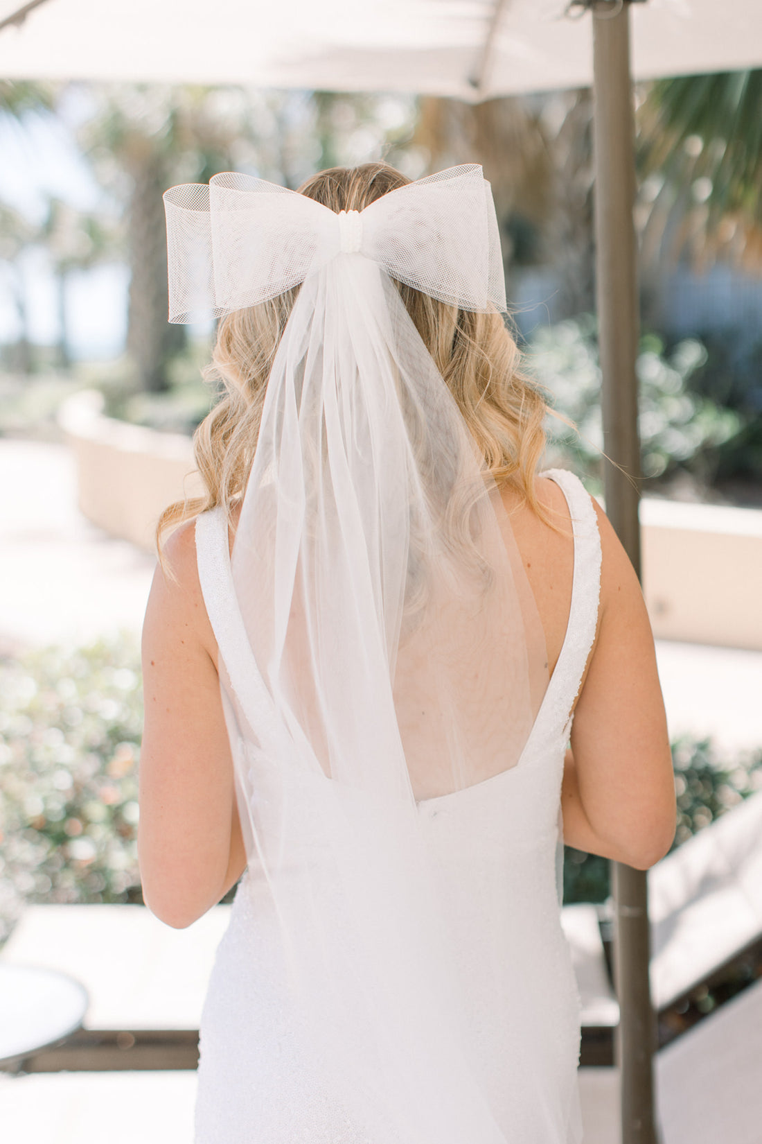 Bennett Mesh Bow Veil with Pearl Accent