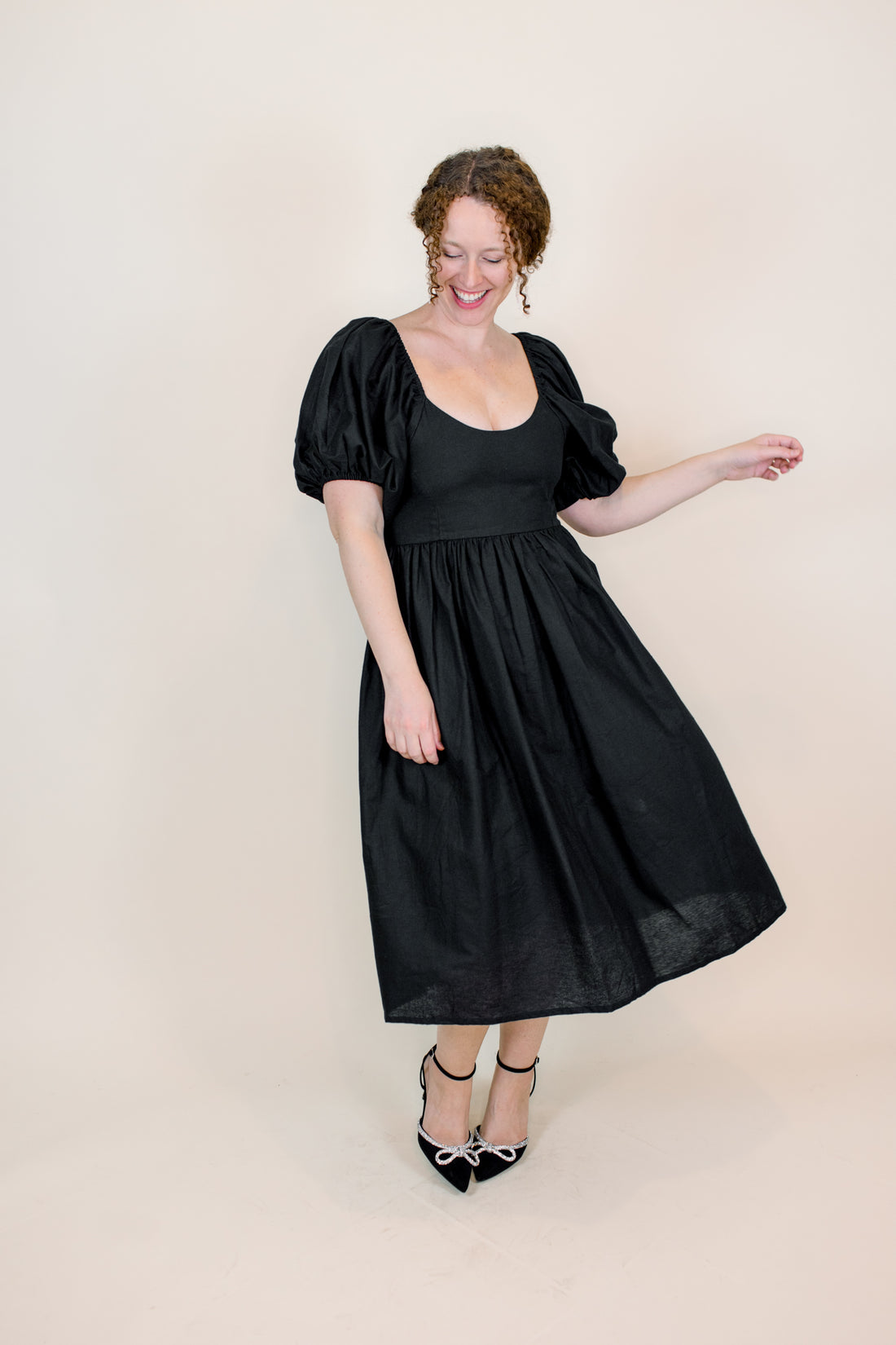 Daphne Puff Sleeve Midi Dress in Black