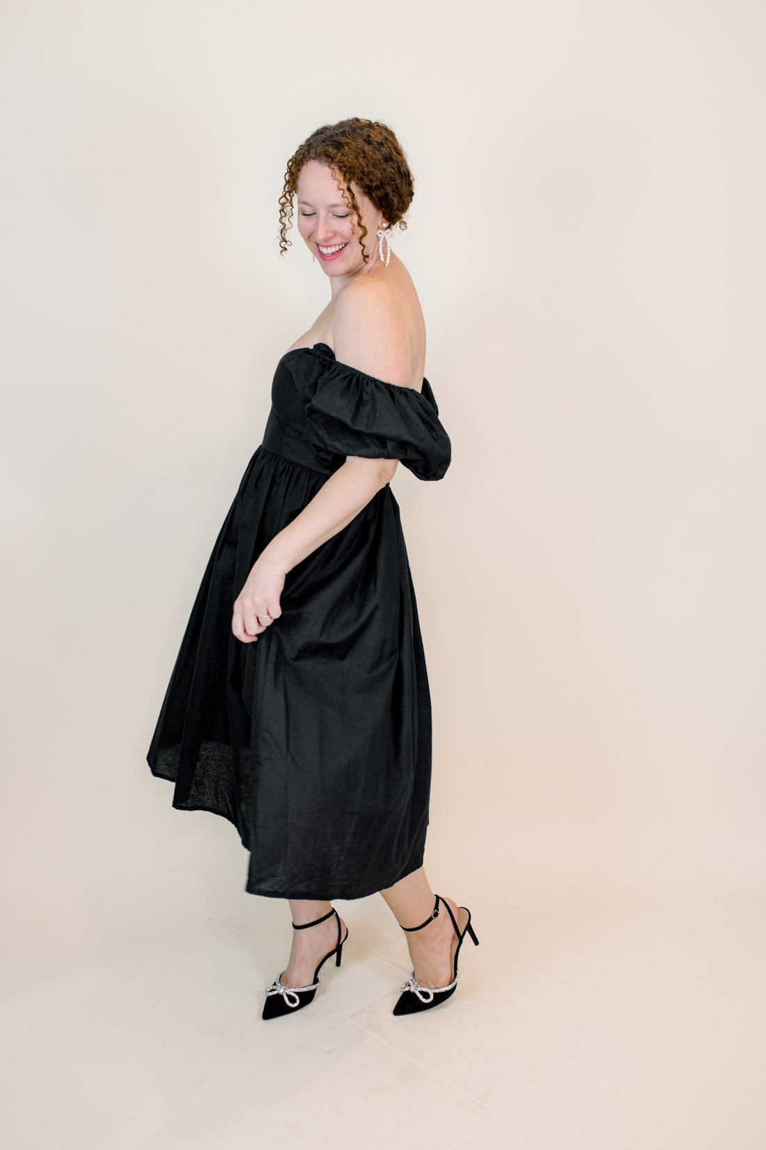 Daphne Puff Sleeve Midi Dress in Black